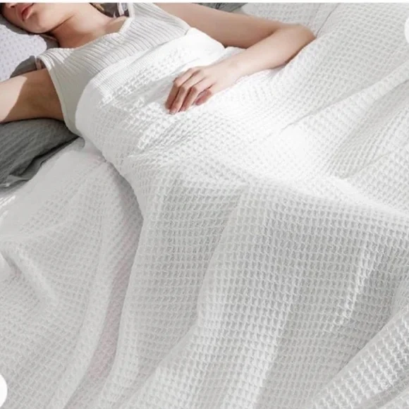 Bedsure 100% Cotton Blanket Queen Size - Waffle Weave, Lightweight, Breathable - Picture 3 of 5